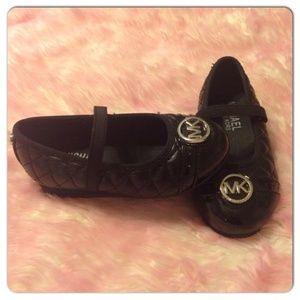 MICHAEL BY MICHAEL KORS QUILTED BLACK TODDLER SHOE
